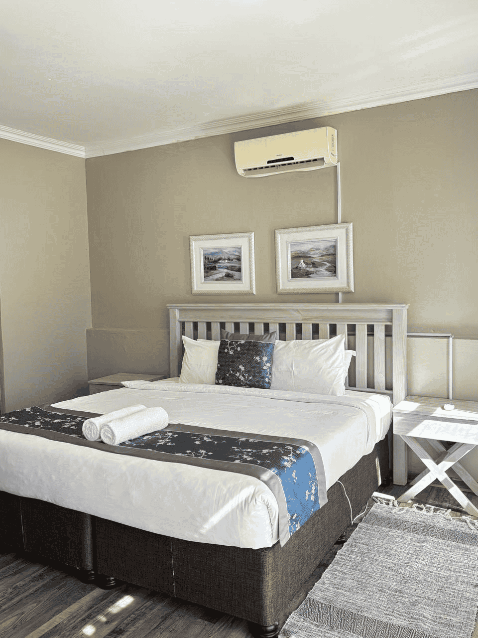 Family Room — spacious bedroom