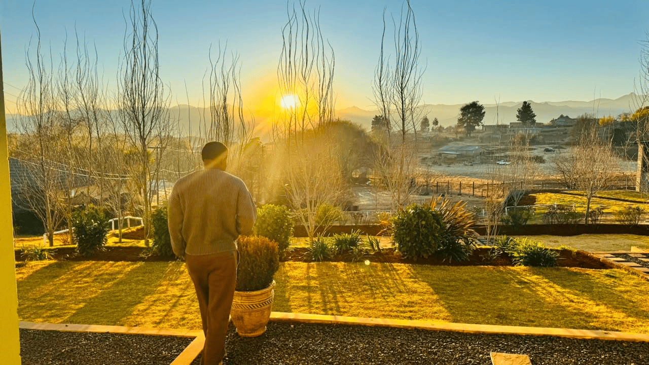 Aloes Lodge exterior at sunset