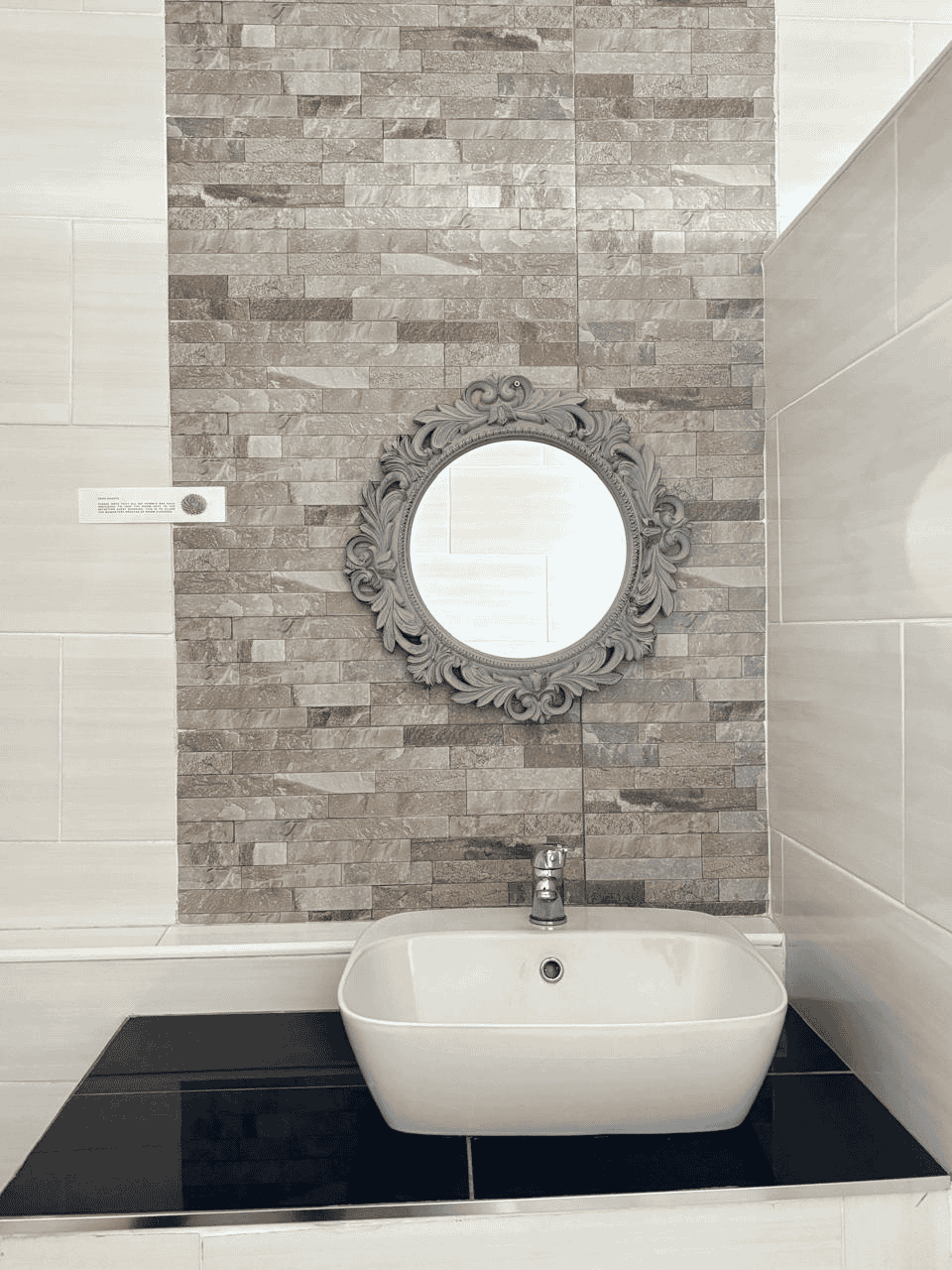 Single Room — en-suite bathroom vanity